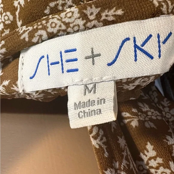 Floral open back Brown Dress - Picture 8 of 8